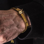 Kroņa rokassprādze vīriešiem Pīta virve Zelta krāsa Klasisks V dizains Hematīta akmens krelles Moderna vairumtirdzniecība Juvelierizstrādājumu aksesuāri