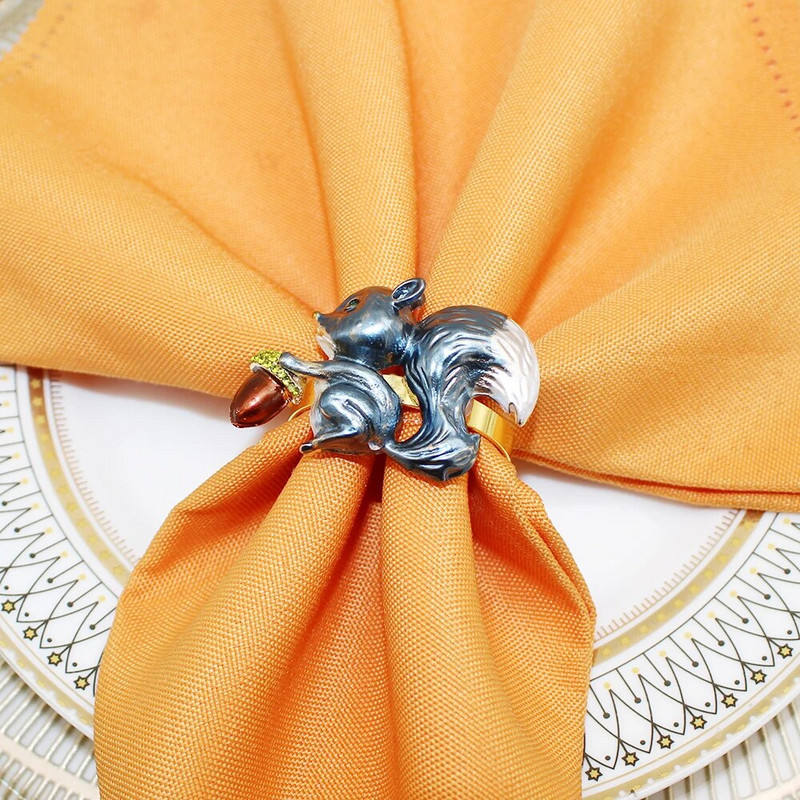 8Gb Jauki vāveres priežu riekstu salvešu gredzeni krāsaini emaljas metāla dzīvnieku salvešu turētājs rudens Pateicības Helovīna dekoram HWH113