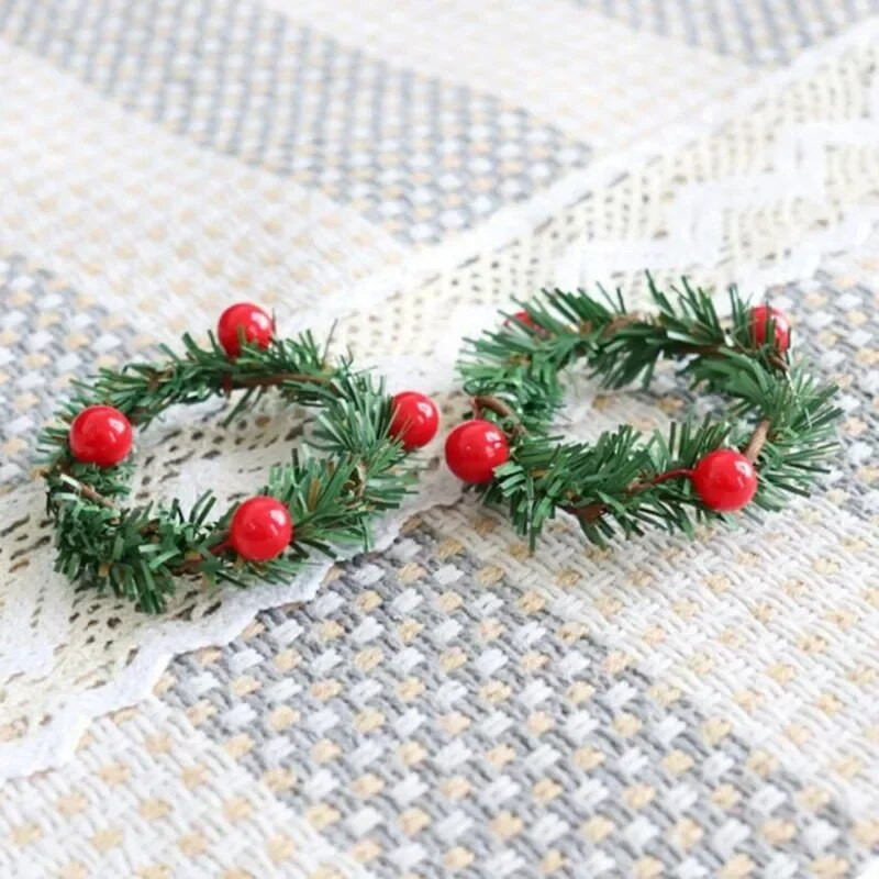 2/4/8 τμχ Χριστουγεννιάτικα Κόκκινα Φρούτα PVC Πευκοβελόνα Δαχτυλίδι για χαρτοπετσέτα Διακόσμηση Χριστουγεννιάτικου Τραπεζιού Σπίτι Γάμος Δείπνο Ξενοδοχείο Τραπεζάκι