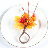 4PC rudens tēmu salvešu gredzeni Ražas ķirbju ogu kļavu lapu turētājs Pateicības dienas vakariņām rudens pulcēšanās galda rotājumiem