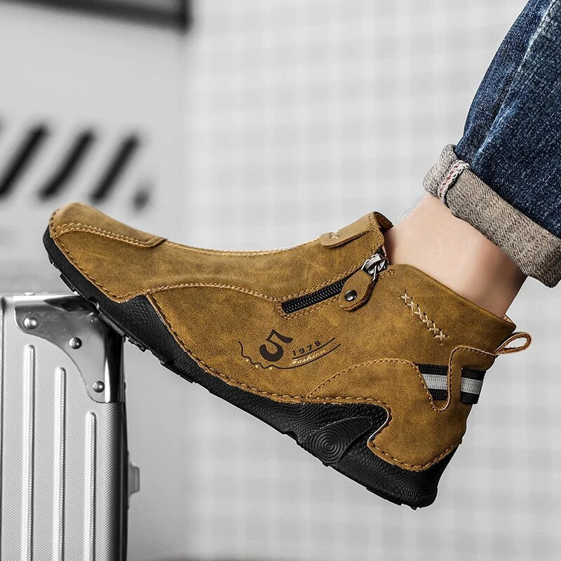 Ziemas jauni Chelsea vīriešu zābaki zamšādas puszābaki britu stila ādas zābaki vīriešu modes zābaki mīksta zole apaļa galva kāzu zābaki