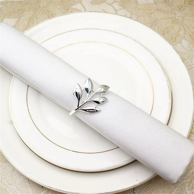 12 db Arany levelű szalvéta gyűrűk toll kivitelű szalvétatartó vacsoraasztal dekorációhoz Hálaadás esküvői karácsonyi dekoráció ERL05