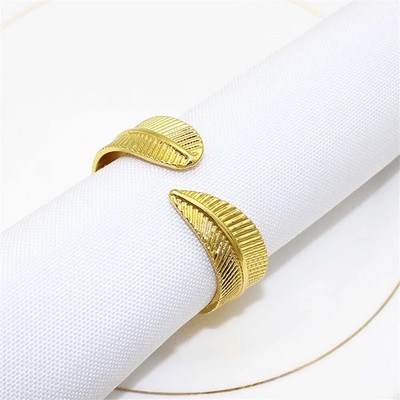 12 db Arany levelű szalvéta gyűrűk toll kivitelű szalvétatartó vacsoraasztal dekorációhoz Hálaadás esküvői karácsonyi dekoráció ERL05