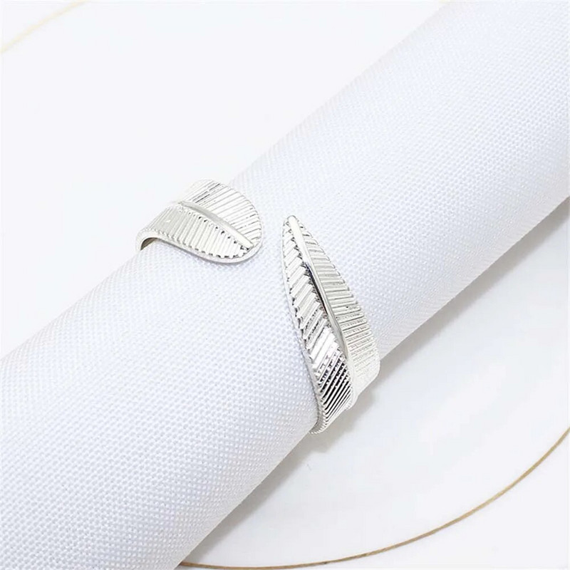 12 db Arany levelű szalvéta gyűrűk toll kivitelű szalvétatartó vacsoraasztal dekorációhoz Hálaadás esküvői karácsonyi dekoráció ERL05