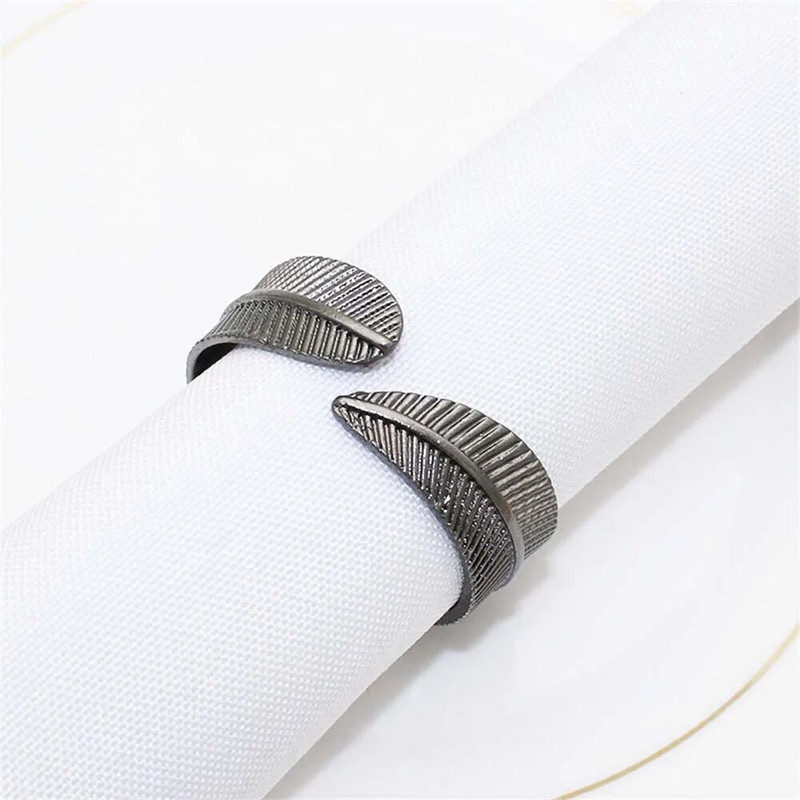 12 db Arany levelű szalvéta gyűrűk toll kivitelű szalvétatartó vacsoraasztal dekorációhoz Hálaadás esküvői karácsonyi dekoráció ERL05