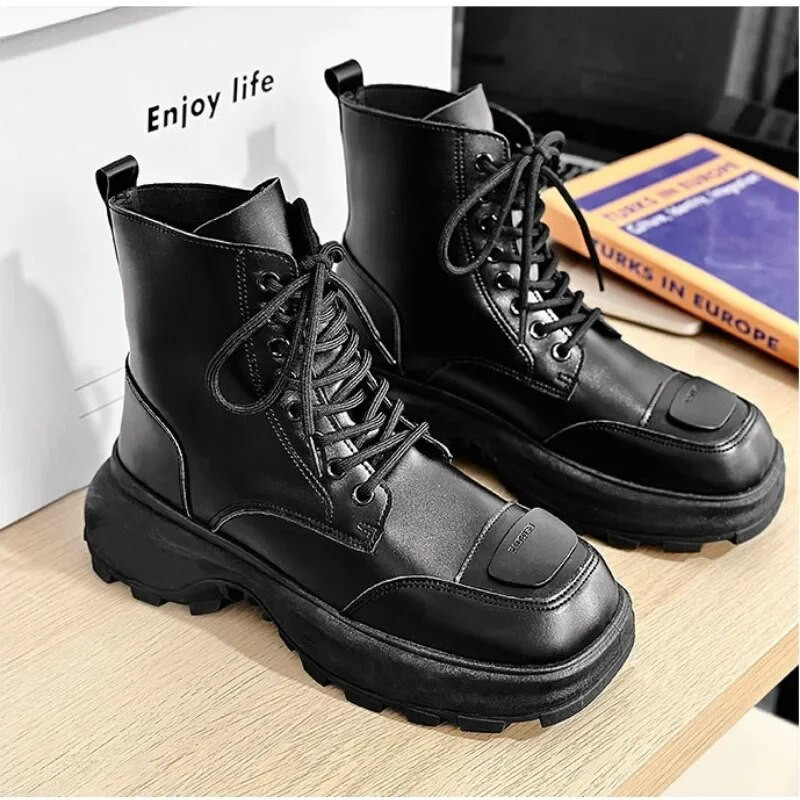 Ανδρικές κοντές μπότες με χοντρή σόλα 2023 φθινόπωρο και χειμώνα Νέες δερμάτινες μπότες βρετανικού στυλ Μπότες χιονιού για ανδρικές μπότες μάχης Zapatos