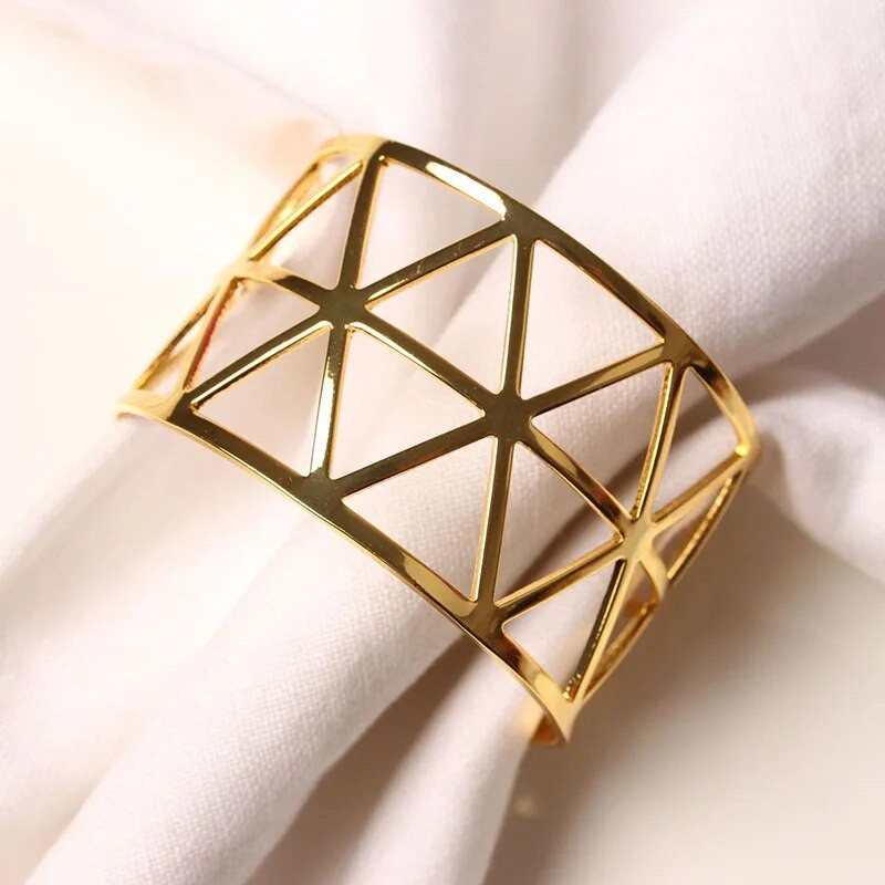 6gab Zelta gredzenu salvešu turētāji Metāla salvešu turētāji galda dekorēšanai Ziemassvētku kāzu ballītei Pateicības salvete sprādzes