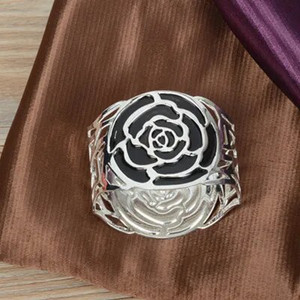 SHSEJA 1db/tétel Esküvői étterem szalvéta gyűrű gyönyörű rózsák szalvéta csat hotel bankett szalvéta gyűrű asztali dekoráció