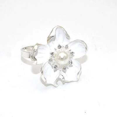 6db/tétel Új ötszirmú virág szalvétagyűrű ötvözet fehér virág szalvétagyűrű esküvői asztaldísz