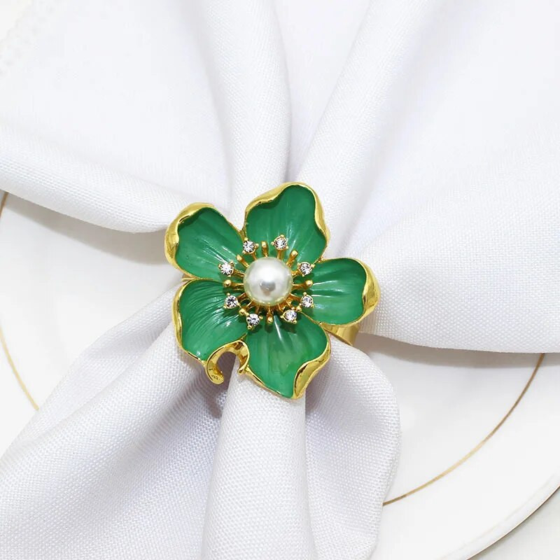 6db/tétel Új ötszirmú virág szalvétagyűrű ötvözet fehér virág szalvétagyűrű esküvői asztaldísz