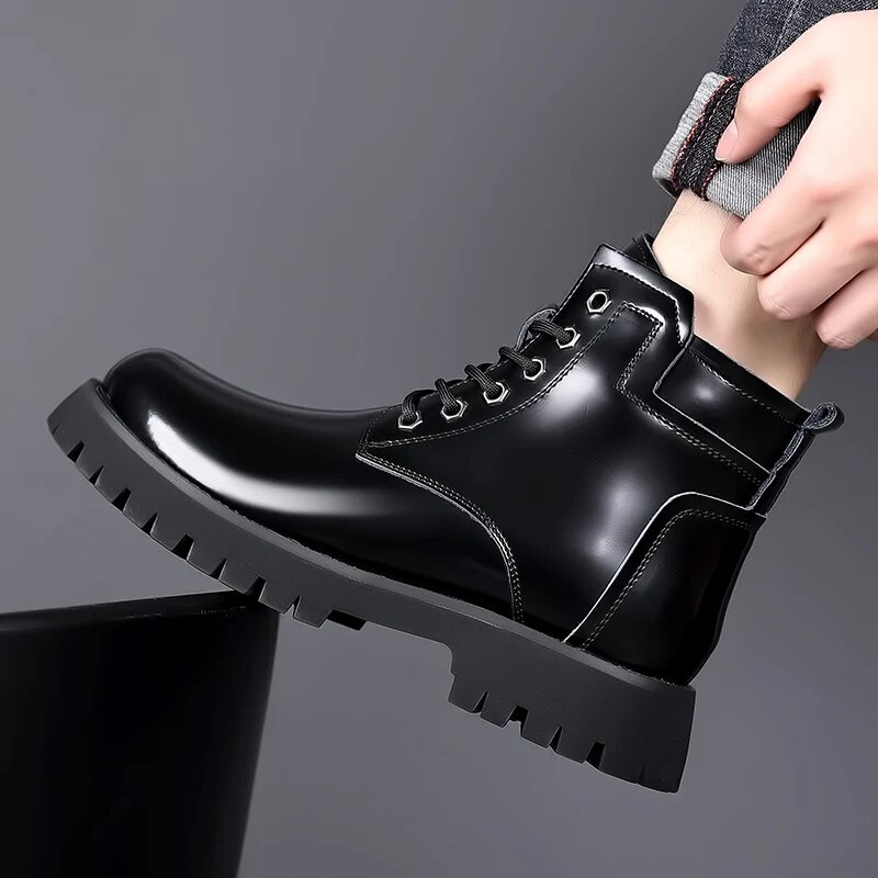 Modes āra biezas zoles komforta ādas vīriešu zābaki Augstas kvalitātes rokām darināti apavi pastaigu alpīnisma ceļojumiem militārie zābaki