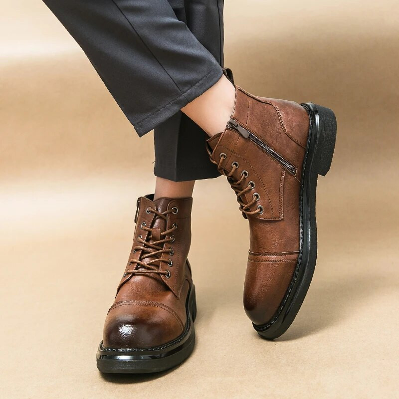 Ādas zābaki ar apaļu purngalu ar augstu augšdaļu Vīriešu Mārtiņa zābaki Vīriešu klasiskā korejas stila puszābaki Studentu ikdienas darbs Rudens ziemas apavi