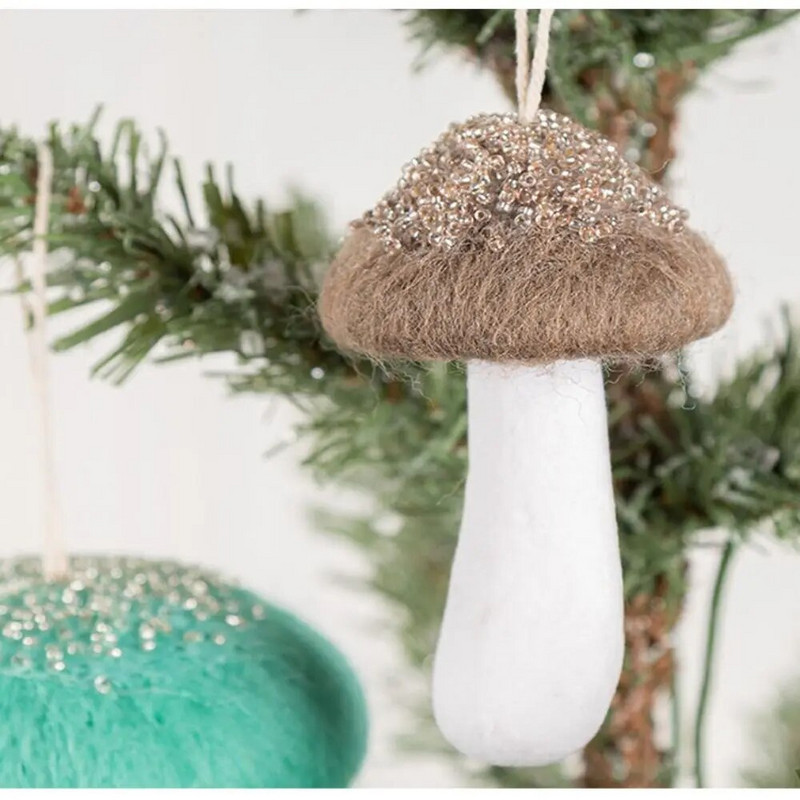 Mājas noformējums Ziemassvētku sēņu piekarināmais modes filcs dāvana Ziemassvētku eglītes rotājums sēņu kulons Ziemassvētki