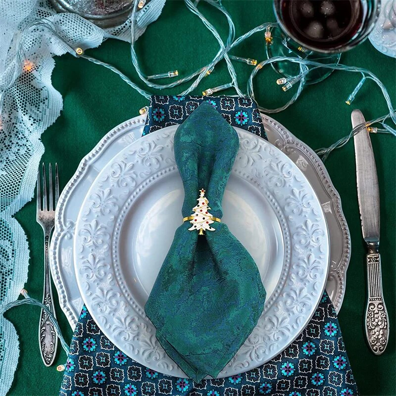 6GAB Ziemassvētku salvešu gredzeni Ziemassvētku eglīšu vainagsSniegpārslu salvešu turētājs Metāla ziemeļbrieža auduma gredzens kāzu mājas galda dekorēšanai