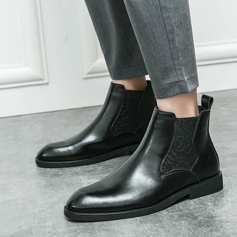 Talvised moodsad uued meeste mustad pruunid püksid Chelsea poolsaapad, meeste kõrged ülaosad, iga päev sobivad kingad