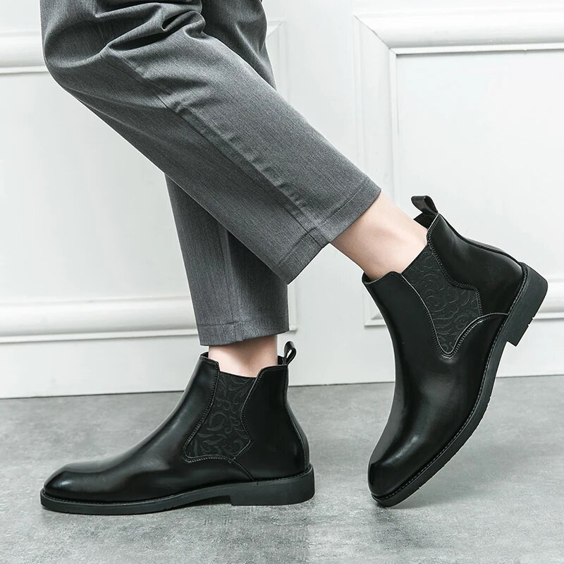 Talvised moodsad uued meeste mustad pruunid püksid Chelsea poolsaapad, meeste kõrged ülaosad, iga päev sobivad kingad