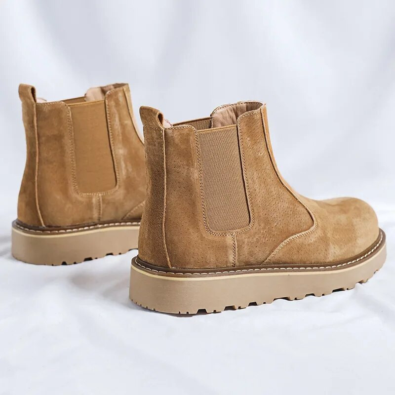 Jaunas modes govs zamšādas vintage vīriešu apavi Augstas kvalitātes āra darba potīšu zābaki Britu rudens ziemas tuksneša Chelsea zābaki