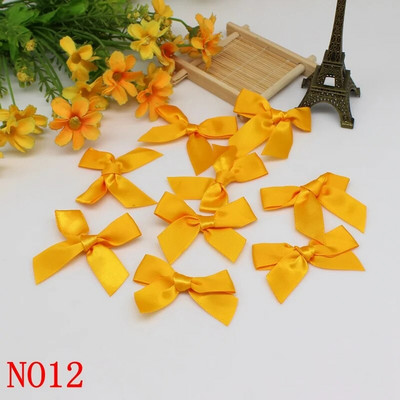 50GAB 5*5CM lentes bantes Vienkrāsains poliestera satīna lentes bantes zieds DIY amatniecība roku darbs rotājumi roku darbs ballīšu piederumi