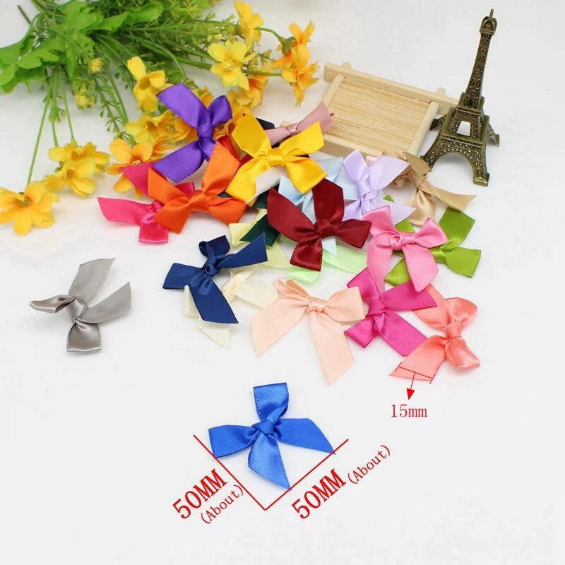 50GAB 5*5CM lentes bantes Vienkrāsains poliestera satīna lentes bantes zieds DIY amatniecība roku darbs rotājumi roku darbs ballīšu piederumi