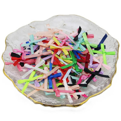 (100db/csomag) 3x3cm-es miniszalag masnik Többszínű kis méretű poliészter szatén szalagok masni virág Kézműves kézműves dekoráció barkácsolás