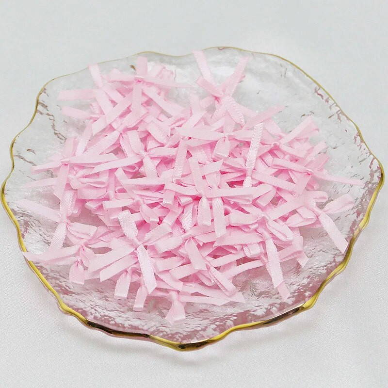 (100db/csomag) 3x3cm-es miniszalag masnik Többszínű kis méretű poliészter szatén szalagok masni virág Kézműves kézműves dekoráció barkácsolás