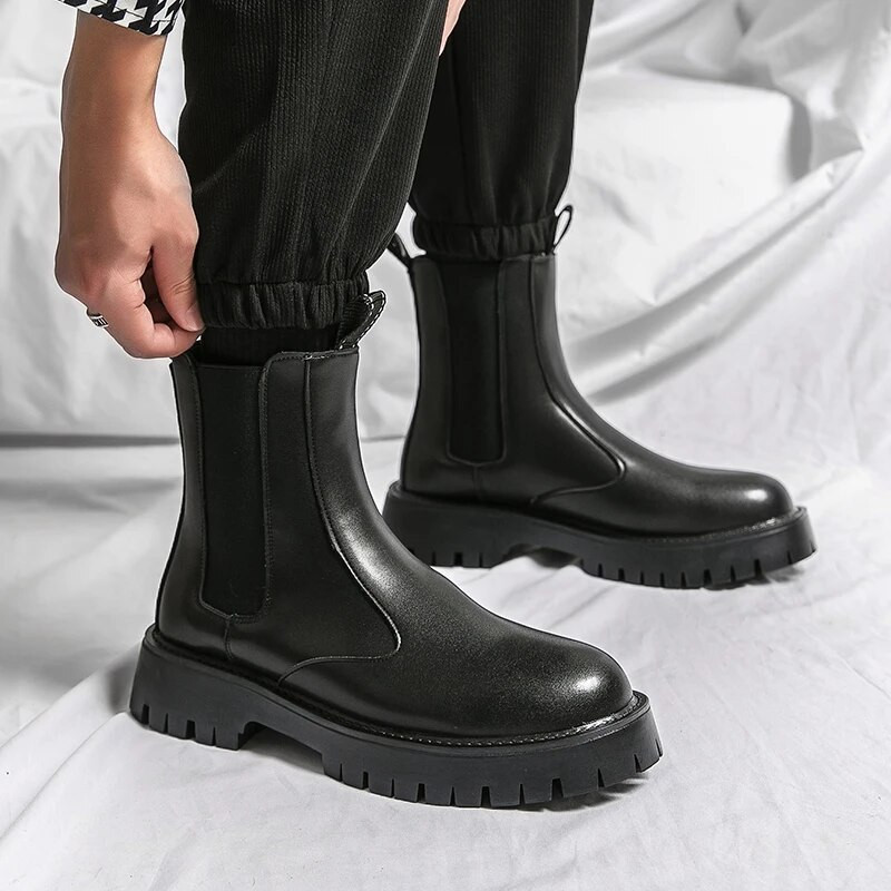 Sügis-talv Uus ümara ninaga Meeste saapad Chelsea mootorrattasaapad Klassikaline must paks talla kõrge ülaosaga saapad hingavad vabaajajalatsid