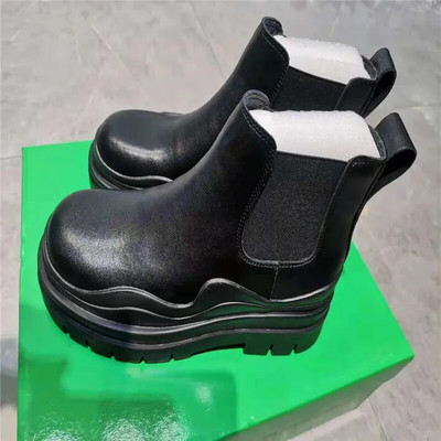 Vīrieši Sievietēm ādas ielu apģērbi Zīmols Mode Ikdienas zābaki Vintage bieza zole Unisex Augstas kvalitātes apavi Pāra zābaki Apavi