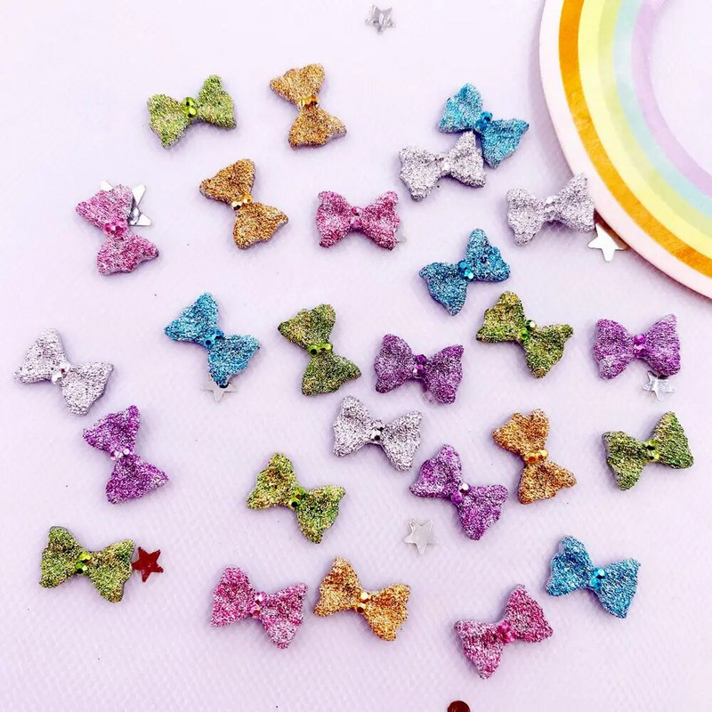 50 gab. 7*10 mm sveķu 3D krāsaini mini banīti, dārgakmeņi plakanā mugurā, figūriņas.