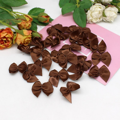 50 gab. Roku darbs Mini satīna lentes bantes Ziemassvētkiem Bowknot Dāvanu bantes amatniecībai Ziedu kāzu bantes dzimšanas dienas DIY ballītes dekorēšana