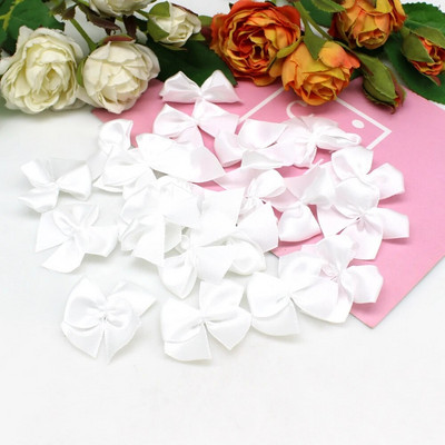 50 gab. Roku darbs Mini satīna lentes bantes Ziemassvētkiem Bowknot Dāvanu bantes amatniecībai Ziedu kāzu bantes dzimšanas dienas DIY ballītes dekorēšana