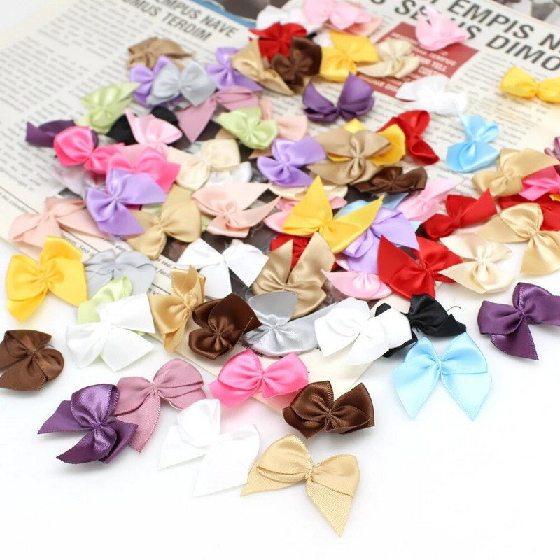 50 gab. Roku darbs Mini satīna lentes bantes Ziemassvētkiem Bowknot Dāvanu bantes amatniecībai Ziedu kāzu bantes dzimšanas dienas DIY ballītes dekorēšana