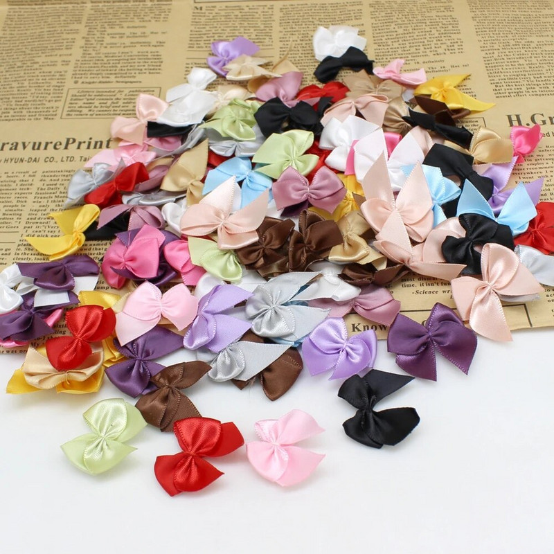 50 gab. Roku darbs Mini satīna lentes bantes Ziemassvētkiem Bowknot Dāvanu bantes amatniecībai Ziedu kāzu bantes dzimšanas dienas DIY ballītes dekorēšana