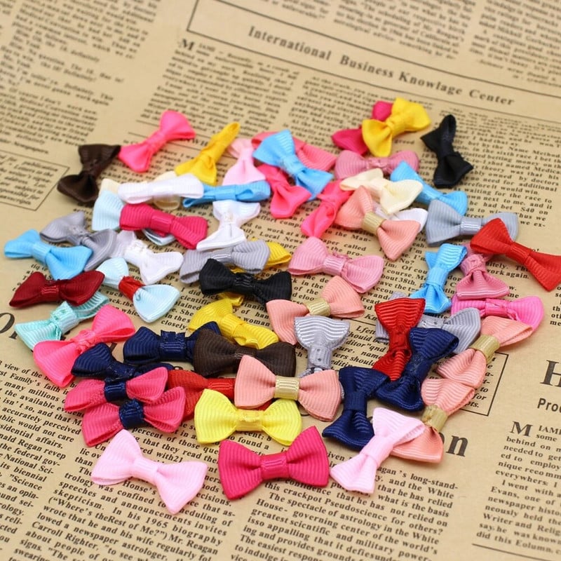 50/100tk 15mm-30mm Mini keermestatud lindiga kikilipsu segu juuste aksessuaarid Väikesed satiinpaelaga vibud Lillede aplikatsioonid õmblema käsitöö