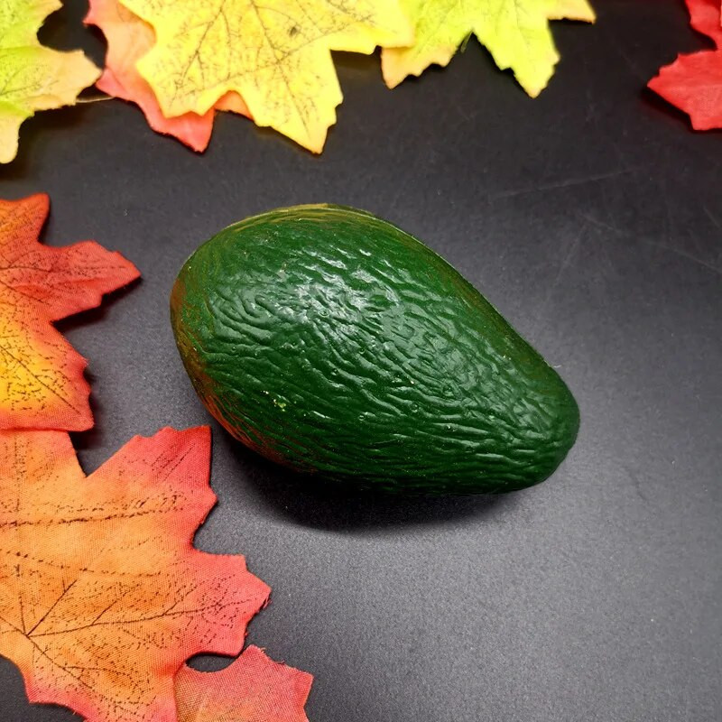 Model de avocado artificial de 5,7 x 9,5 cm Fructe false din plastic Produse alimentare pentru fotografie Recuzită pentru festivități și pentru petreceri
