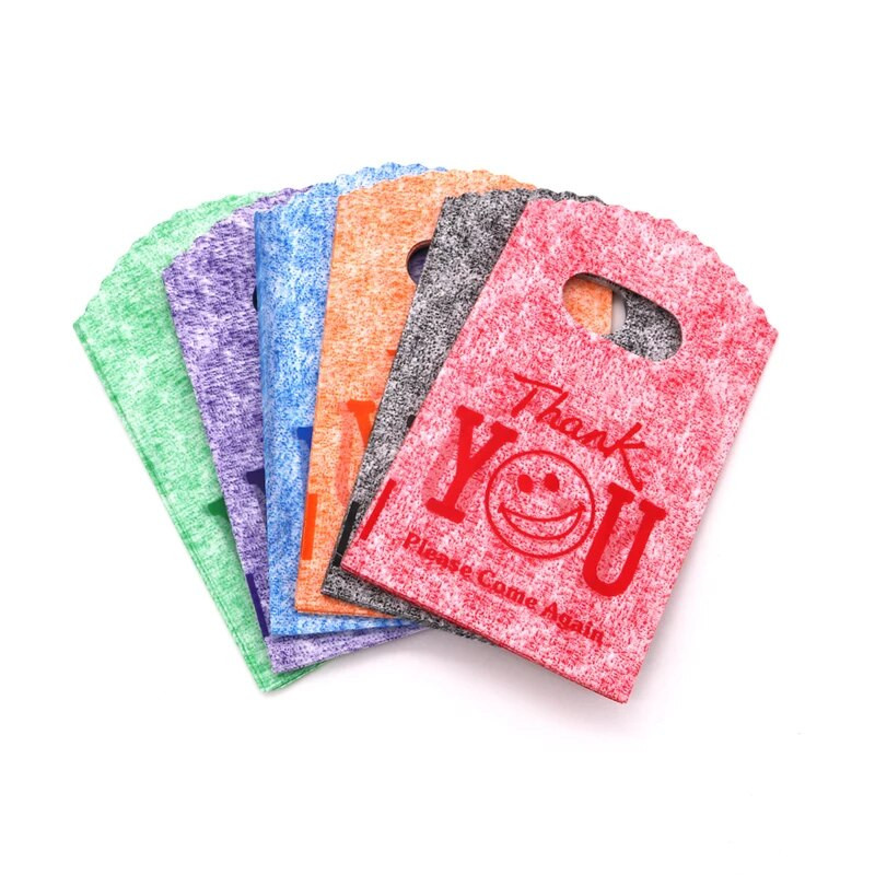 50 vnt. / Lot 9x15cm Maži plastikiniai maišeliai Kelių dizaino dovanų maišelių maišeliai Apyrankės Charms Papuošalų pakavimo maišeliai su rankenomis