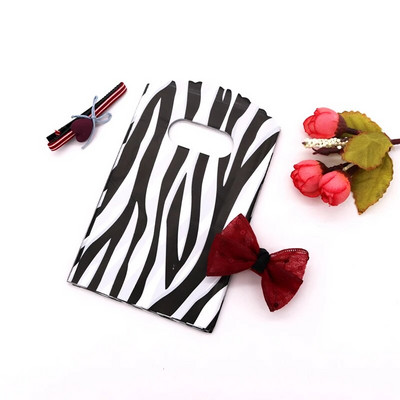 50 vnt. / partijos kelių modelių mažas plastikinis maišelis 9x15 cm butiko dovanų maišelis su rankenomis Gražūs žavesiai Auskarai Papuošalų pakavimo maišeliai