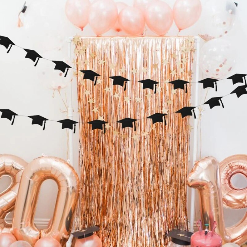 4M Juodojo aukso šventės baigimo bakalauro kepurės reklamjuostė Blizgučiai apklijuota vėliava papuošimai baigimo ceremonijai