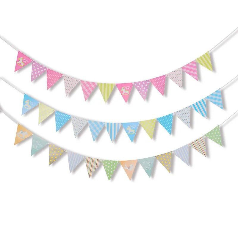 Сладък анимационен цветен дървен кон Триъгълник Флаг Парти за рожден ден Baby Shower Фон за детска градина Висящ гирлянд от овесарка