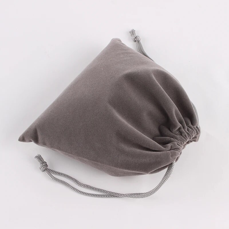 10 vnt / partijos aksominis maišelis papuošalams 7x9/10x14/15x15cm Vestuvinių saldainių Kalėdų dovanų maišelis su virvele gali būti pritaikytas