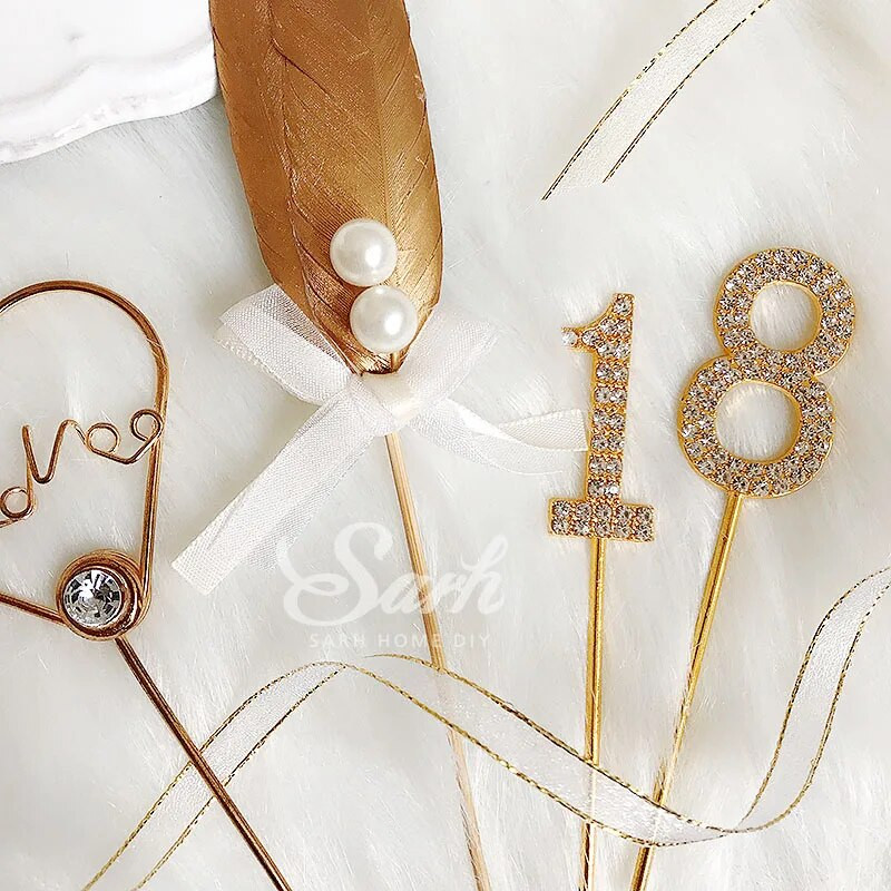 1 vnt. aukso deimantais nusagstytas numeris "0-9" "Crown Collection" tortas, skirtas vakarėlio dekoravimui Desertui gražios dovanos