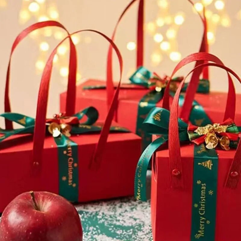 Klasikinė raudona kalėdinė dovanų dėžutė su rankena Bowknot kaspinu varpelio dekoro popieriaus užpildymo laiškų spausdinimo kubinė dovana pakavimo dovanų dėžutė