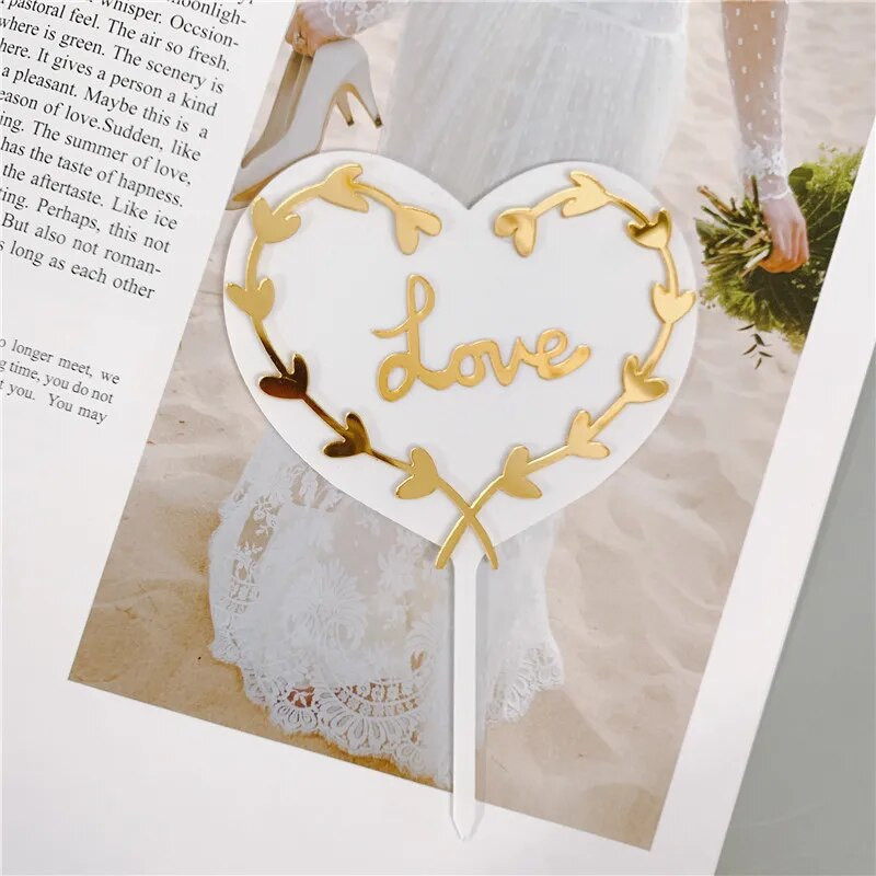 Nauji vestuvinio torto apmušalai, akriliniai auksiniai raudoni žiedai, akriliniai keksiukų tvarsčiai jubiliejaus vestuvių gimtadienio vakarėliui papuošti