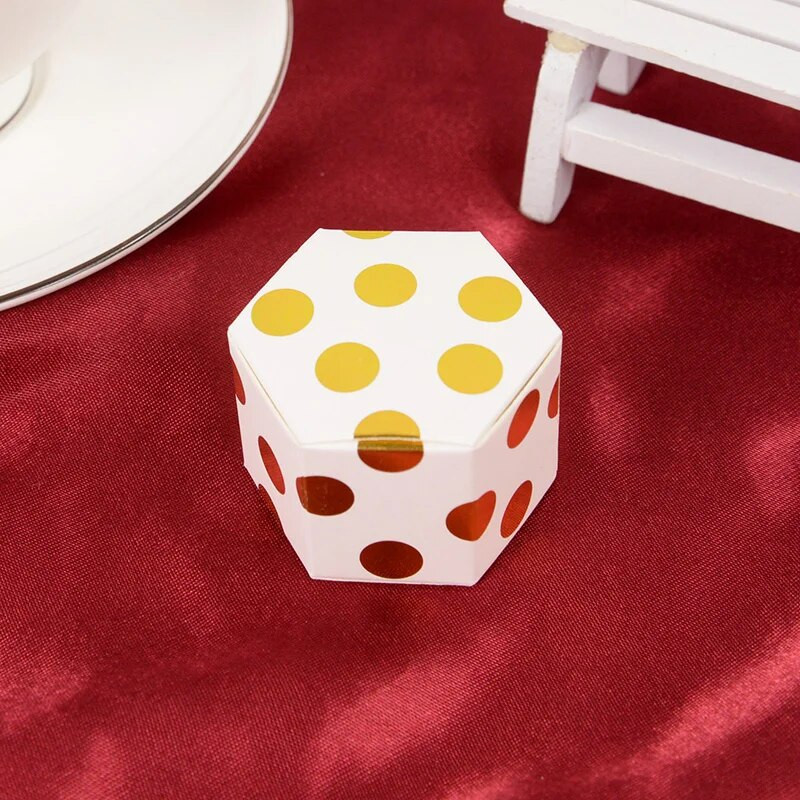 10/20/30 vnt Mini miela auksinė taškinė dryžuota šešiakampė popierinė saldainių dėžutės Kūdikių dušo dovanų dėžutė gimtadienio vestuvių vakarėlio dovana