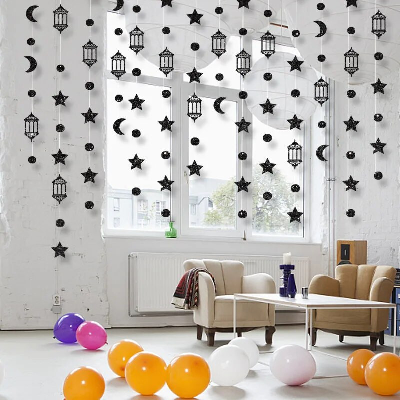 Juodosios sidabrinės Eid girliandos Mubarako Ramadano dekoras Žvaigždė Mėnulio ratas Pusmėnulio lempa Popieriniai srautai Musulmonų vakarėlių dekoracijos