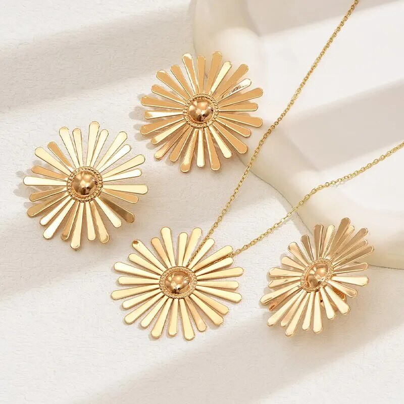 Επιχρυσωμένο λουλούδι 3 τεμαχίων Σετ κοσμήματος Σετ σκουλαρίκι κολιέ δαχτυλίδι Σετ δώρου Floral κρεμαστό statement Σετ κολιέ σκουλαρίκια