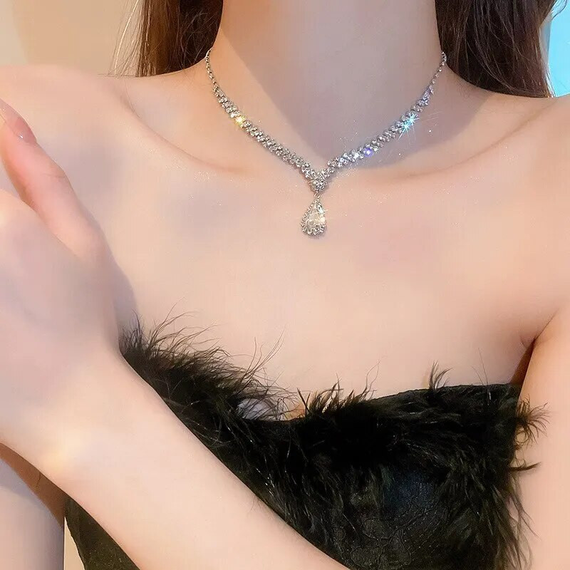 Γυναικεία σκουλαρίκια με σταγόνες κολιέ με αστραφτερά στρας Γεωμετρικά κολιέ με σταγόνες νερού Σετ κοσμημάτων γάμου για νύφη