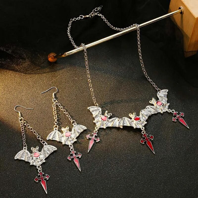 Σετ σκουλαρίκια με κολιέ γοτθική νυχτερίδα βαμπίρ για το Halloween Κρεμαστό κολιέ με νυχτερίδα Ερυθρός Σταυρός Σκουλαρίκια σταγόνας για Γυναικεία Κοσμήματα Δώρο Cool Style