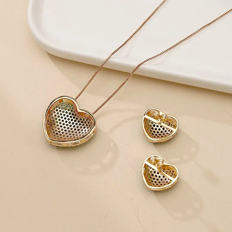 Κλασικό μοντέρνο μενταγιόν κολιέ και σκουλαρίκι σε σχήμα καρδιάς πράσινο κυβικό ζιργκόν και σκουλαρίκι CZ σετ κοσμημάτων για γυναίκες δώρο Bijoux Femme
