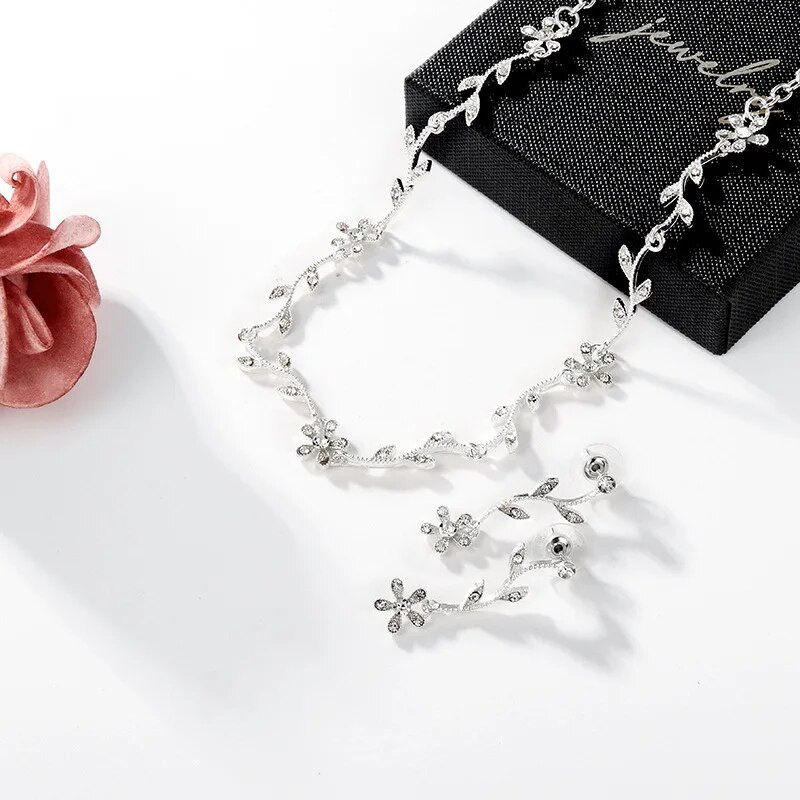 Σκουλαρίκια Κολιέ γάμου Νυφικά Σετ Κοσμήματα με λουλούδια Κρυστάλλινα Σετ Κολιέ με λουλούδια Μόδα κοσμήματα Δώρο