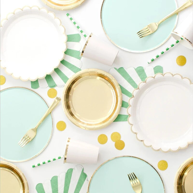 Elegantsed ühekordsed lauanõud, valged plaadid, pabertass, laudlina 1. sünnipäevapeo pulmakaunistused lastele Beebiõhtu peotarbed